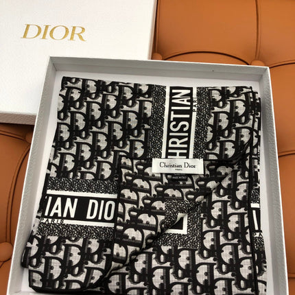 DIOR SCARF 90 IN SILK 704589