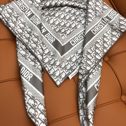 DIOR SCARF 90 IN SILK 704590