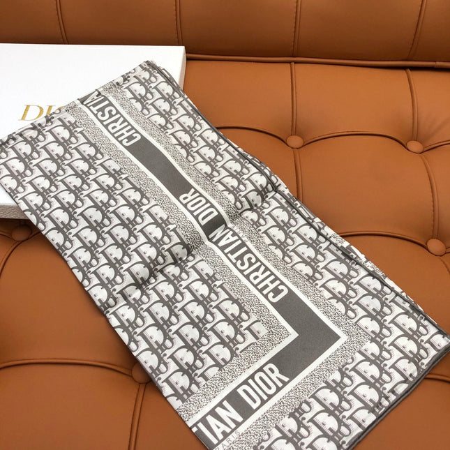 DIOR SCARF 90 IN SILK 704590