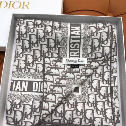 DIOR SCARF 90 IN SILK 704590