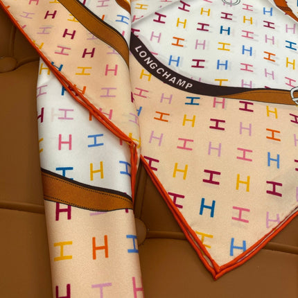 HERMES 25S SCARF 90 IN SILK 703679