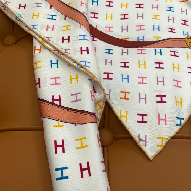 HERMES 25S SCARF 90 IN SILK 703680