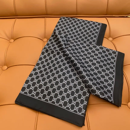 GUCCI 25S SCARF 90 IN SILK 709696