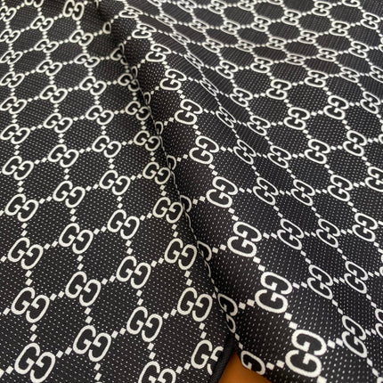 GUCCI 25S SCARF 90 IN SILK 709696