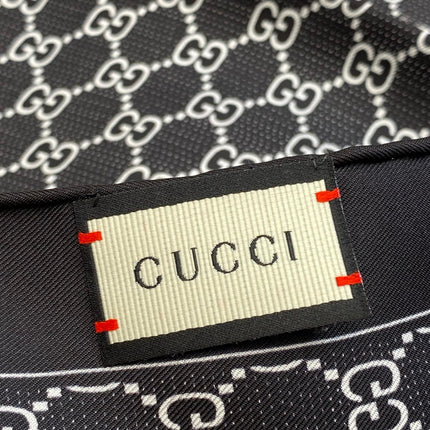 GUCCI 25S SCARF 90 IN SILK 709696