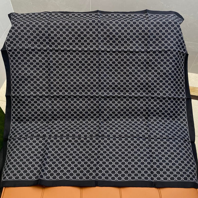 GUCCI 25S SCARF 90 IN SILK 709696