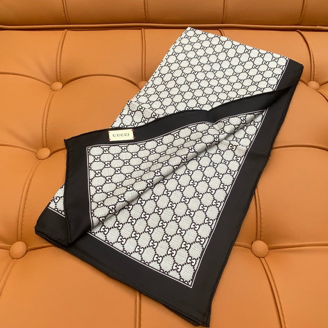 GUCCI 25S SCARF 90 IN SILK 709697