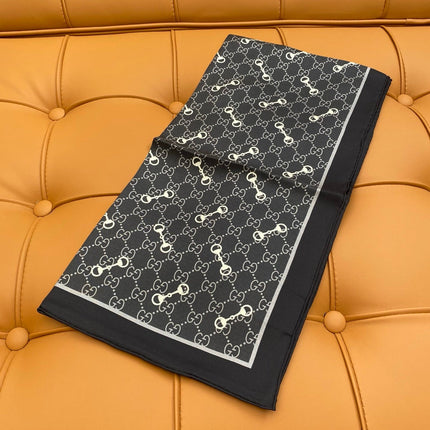 GUCCI 25S SCARF 90 IN SILK 718506