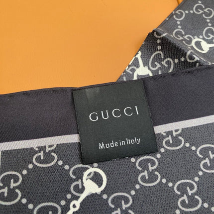 GUCCI 25S SCARF 90 IN SILK 718506