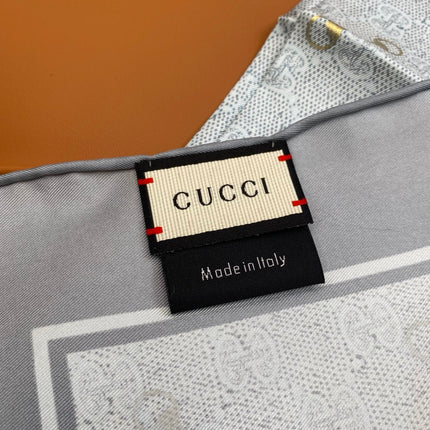 GUCCI 25S SCARF 90 IN SILK 718507