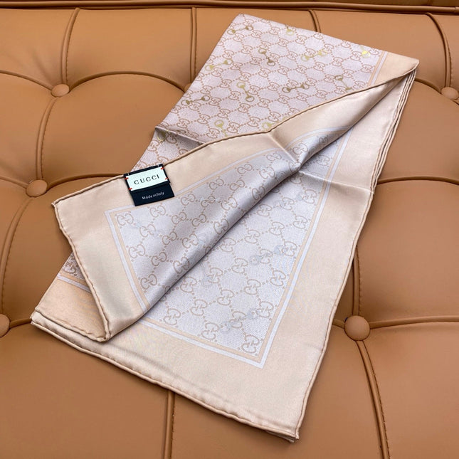 GUCCI 25S SCARF 90 IN SILK 718508