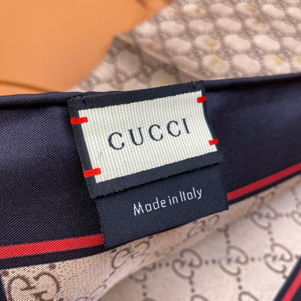 GUCCI 25S SCARF 90 IN SILK 718509