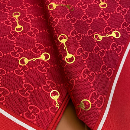 GUCCI 25S SCARF 90 IN SILK 718512