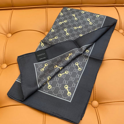 GUCCI 25S SCARF 90 IN SILK 718514