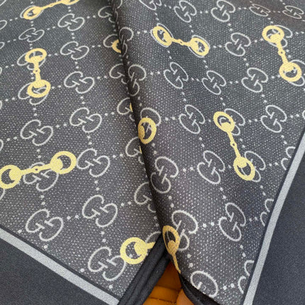 GUCCI 25S SCARF 90 IN SILK 718514