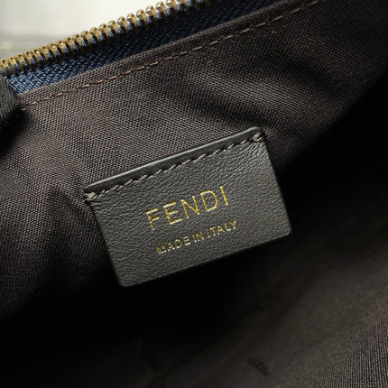 FENDIGRAPHY MEDIUM 29 IN QUEEN SMOOTH LAMBSKIN GOLD HARDWARE