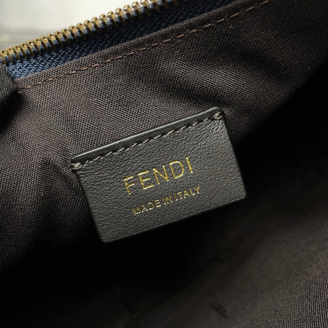 FENDIGRAPHY MEDIUM 29 IN QUEEN SMOOTH LAMBSKIN GOLD HARDWARE