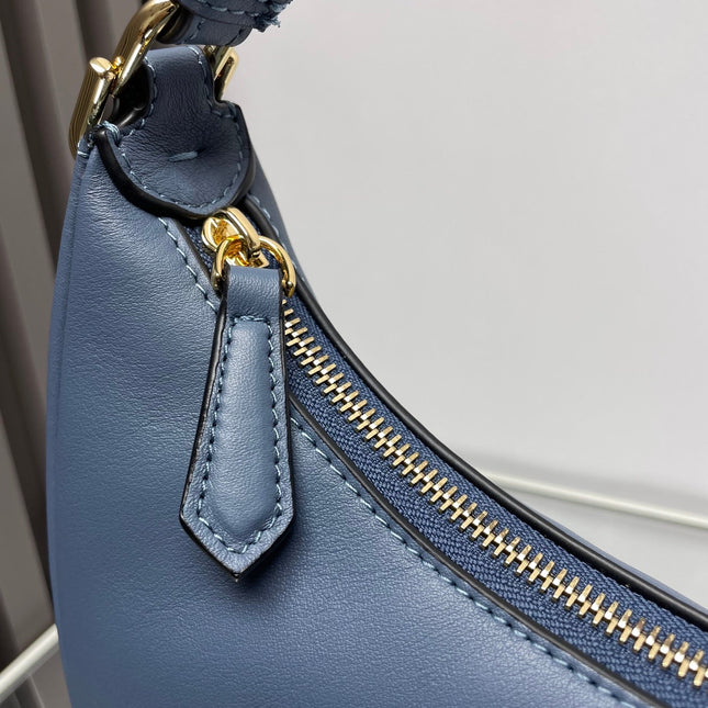 FENDIGRAPHY MEDIUM 29 IN QUEEN SMOOTH LAMBSKIN GOLD HARDWARE