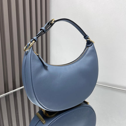 FENDIGRAPHY MEDIUM 29 IN QUEEN SMOOTH LAMBSKIN GOLD HARDWARE