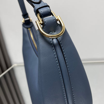 FENDIGRAPHY MEDIUM 29 IN QUEEN SMOOTH LAMBSKIN GOLD HARDWARE