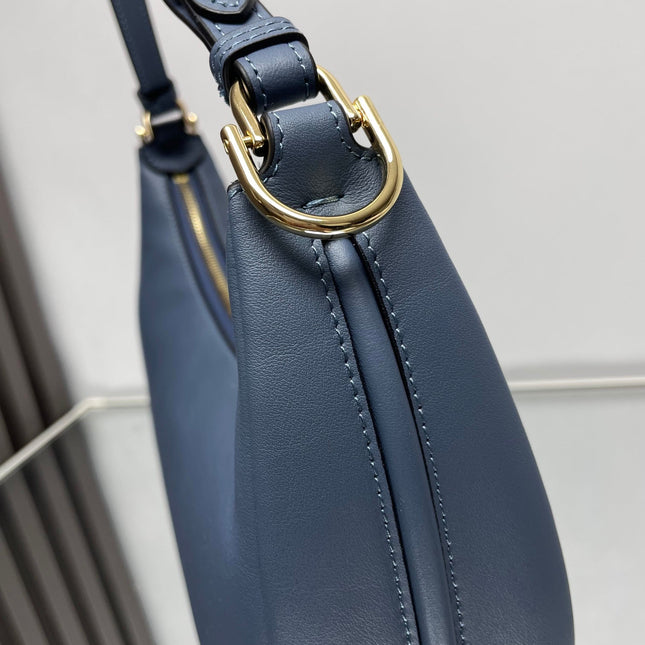 FENDIGRAPHY MEDIUM 29 IN QUEEN SMOOTH LAMBSKIN GOLD HARDWARE