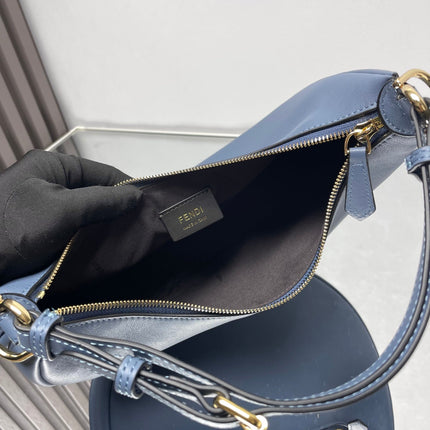 FENDIGRAPHY MEDIUM 29 IN QUEEN SMOOTH LAMBSKIN GOLD HARDWARE