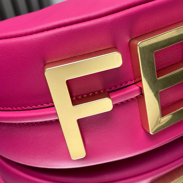 FENDIGRAPHY MEDIUM 29 IN BRIGHT PINK SMOOTH LAMBSKIN GOLD HARDWARE
