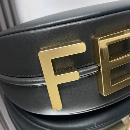 FENDIGRAPHY MEDIUM 29 IN BLACK SMOOTH LAMBSKIN GOLD HARDWARE