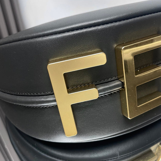 FENDIGRAPHY MEDIUM 29 IN BLACK SMOOTH LAMBSKIN GOLD HARDWARE