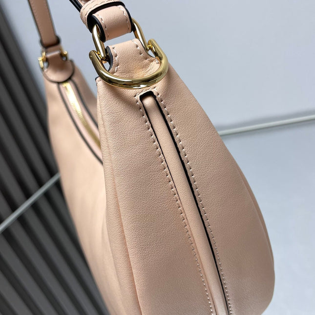 FENDIGRAPHY MEDIUM 29 IN BISQUE SMOOTH LAMBSKIN GOLD HARDWARE