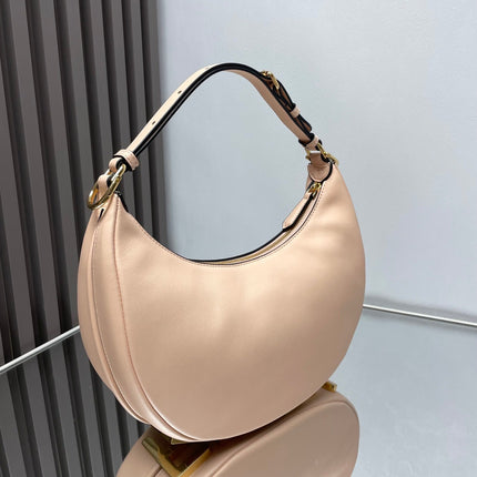 FENDIGRAPHY MEDIUM 29 IN BISQUE SMOOTH LAMBSKIN GOLD HARDWARE