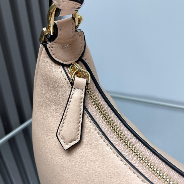 FENDIGRAPHY MEDIUM 29 IN BISQUE SMOOTH LAMBSKIN GOLD HARDWARE