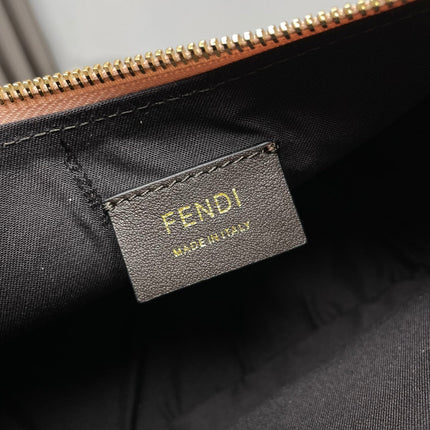 FENDIGRAPHY MEDIUM 29 IN BISQUE SMOOTH LAMBSKIN GOLD HARDWARE