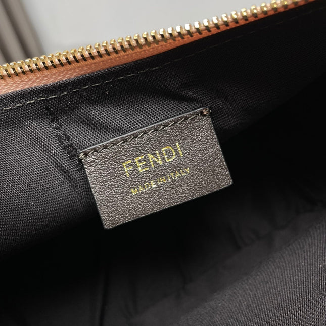 FENDIGRAPHY MEDIUM 29 IN BISQUE SMOOTH LAMBSKIN GOLD HARDWARE