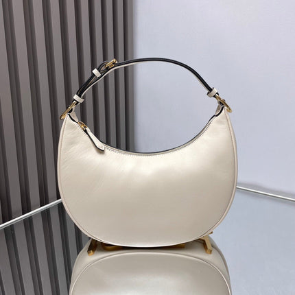 FENDIGRAPHY MEDIUM 29 IN WHITE SMOOTH LAMBSKIN GOLD HARDWARE