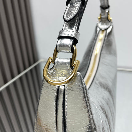 FENDIGRAPHY MEDIUM 29 IN SILVER METALLIC SMOOTH LAMBSKIN GOLD HARDWARE