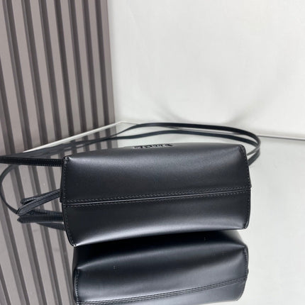 BY THE WAY MINI 18 IN BLACK EMBOSSED CALFSKIN GOLD HARDWARE