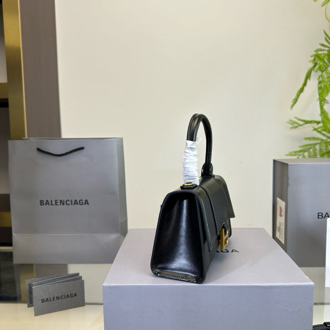 HOURGLASS HANDBAG 19 IN BLACK SHINY BOX CALFSKIN GOLD HARDWARE