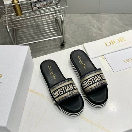 CD DWAY PLATFORM SLIDE IN BLACK AND WHITE COTTON STRIPED SOLE