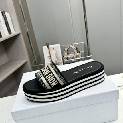 CD DWAY PLATFORM SLIDE IN BLACK AND WHITE COTTON STRIPED SOLE