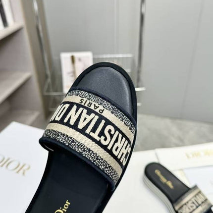 CD DWAY PLATFORM SLIDE IN BLACK AND WHITE COTTON STRIPED SOLE