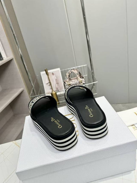CD DWAY PLATFORM SLIDE IN BLACK AND WHITE COTTON STRIPED SOLE