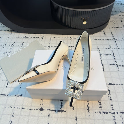 Hangisi 100 Beige Linen with Black Leather Jewel Buckle Pumps 161069