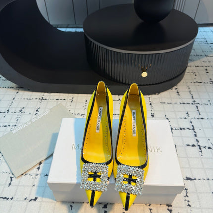 Hangisi 100 Yellow Linen with Black Leather Jewel Buckle Pumps 161072