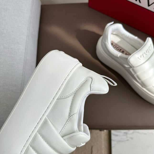 PUFFY LEATHER LOW TOP SNEAKERS IN WHITE LAMBSKIN