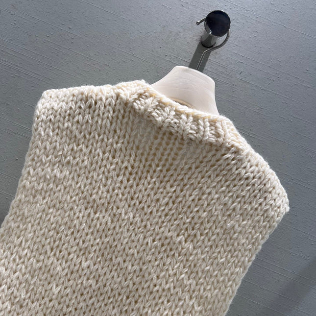 CHANEL 25S FLORAL KNITTED VEST 300