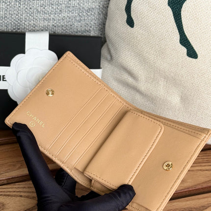 SMALL FLAP WALLET 12 IN LIGHT BROWN GRAINED CALFSKIN GOLD-TONE HARDWARE