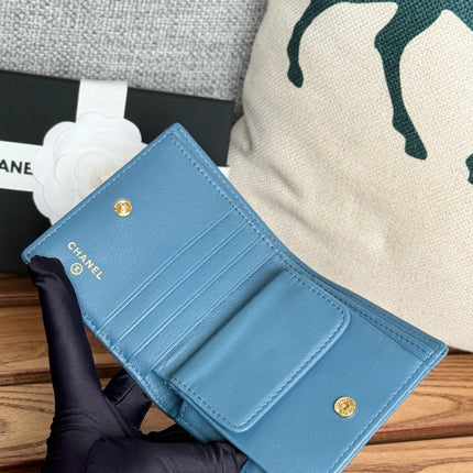 SMALL FLAP WALLET 12 IN NEPAL BLUE GRAINED CALFSKIN GOLD-TONE HARDWARE