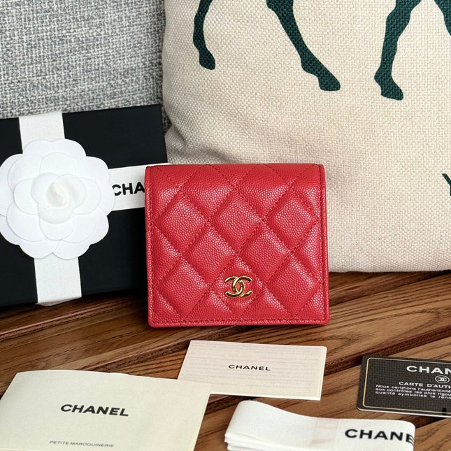 SMALL FLAP WALLET 12 IN RED GRAINED CALFSKIN GOLD-TONE HARDWARE