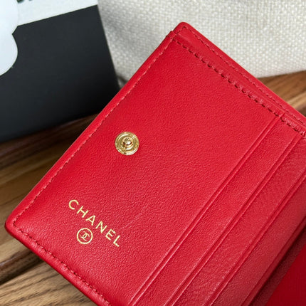 SMALL FLAP WALLET 12 IN RED GRAINED CALFSKIN GOLD-TONE HARDWARE
